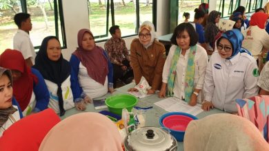 Pemberdayaan Bagi Penyintas Banjir Pelatihan Membuat Jajan Pasar